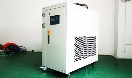 分體式冷水機與其它冷水機有何區(qū)別呢？